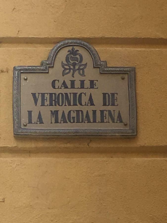 Vero Granada Y Parking En El Edificio Luaran gambar